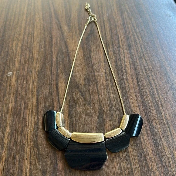 Elegant Black and Gold Necklace - Picture 3 of 5